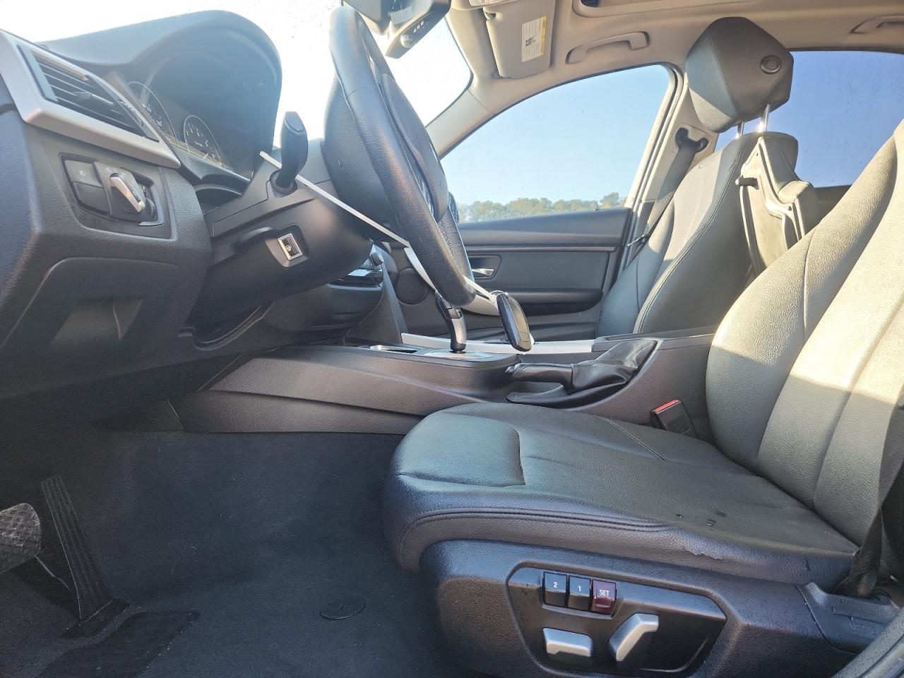 2018 BMW 320 Xi VIN: WBA8A3C55JA505601 Lot: 92237975