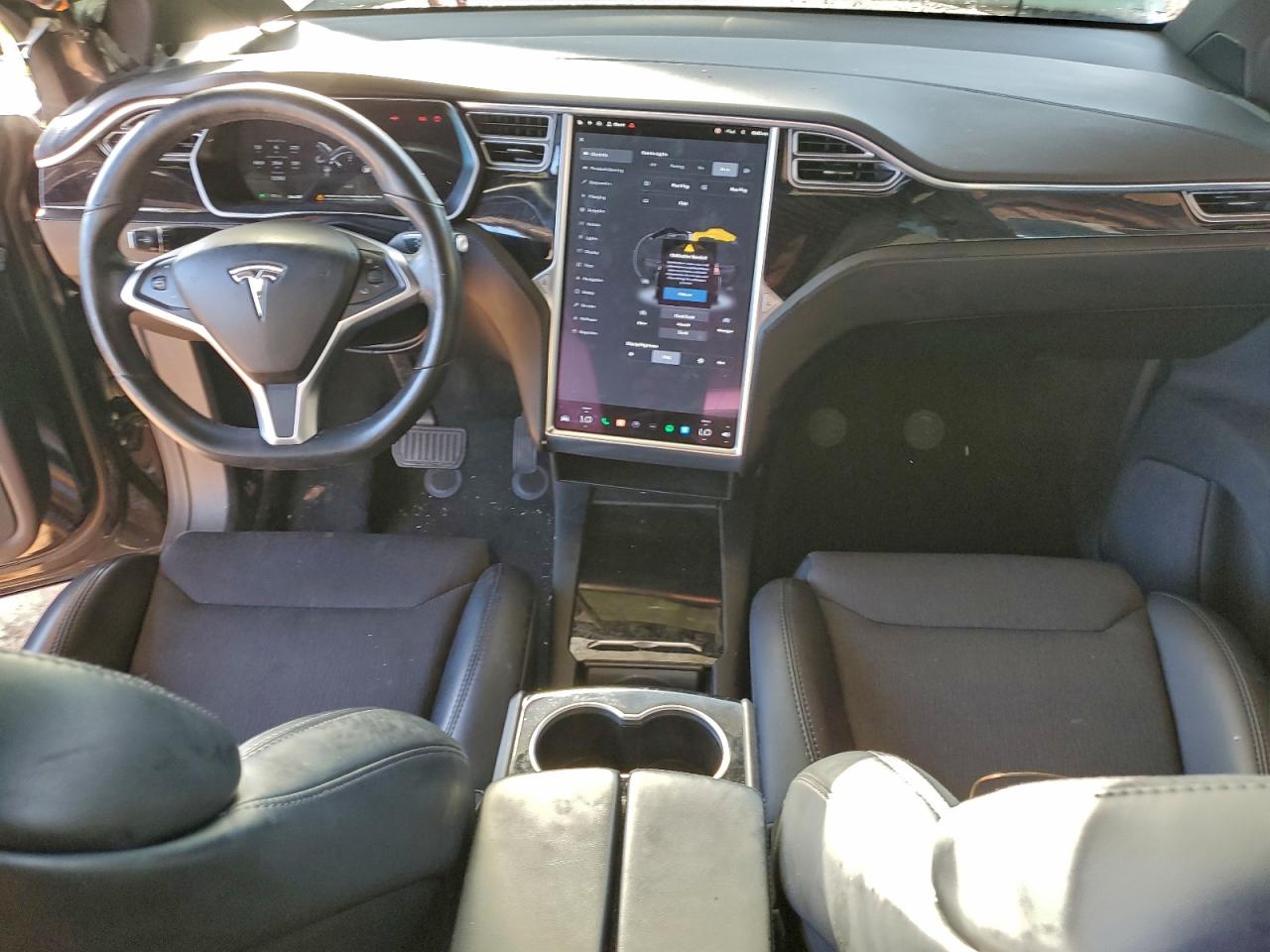 2018 Tesla Model X VIN: 5YJXCAE21JF088243 Lot: 94052325