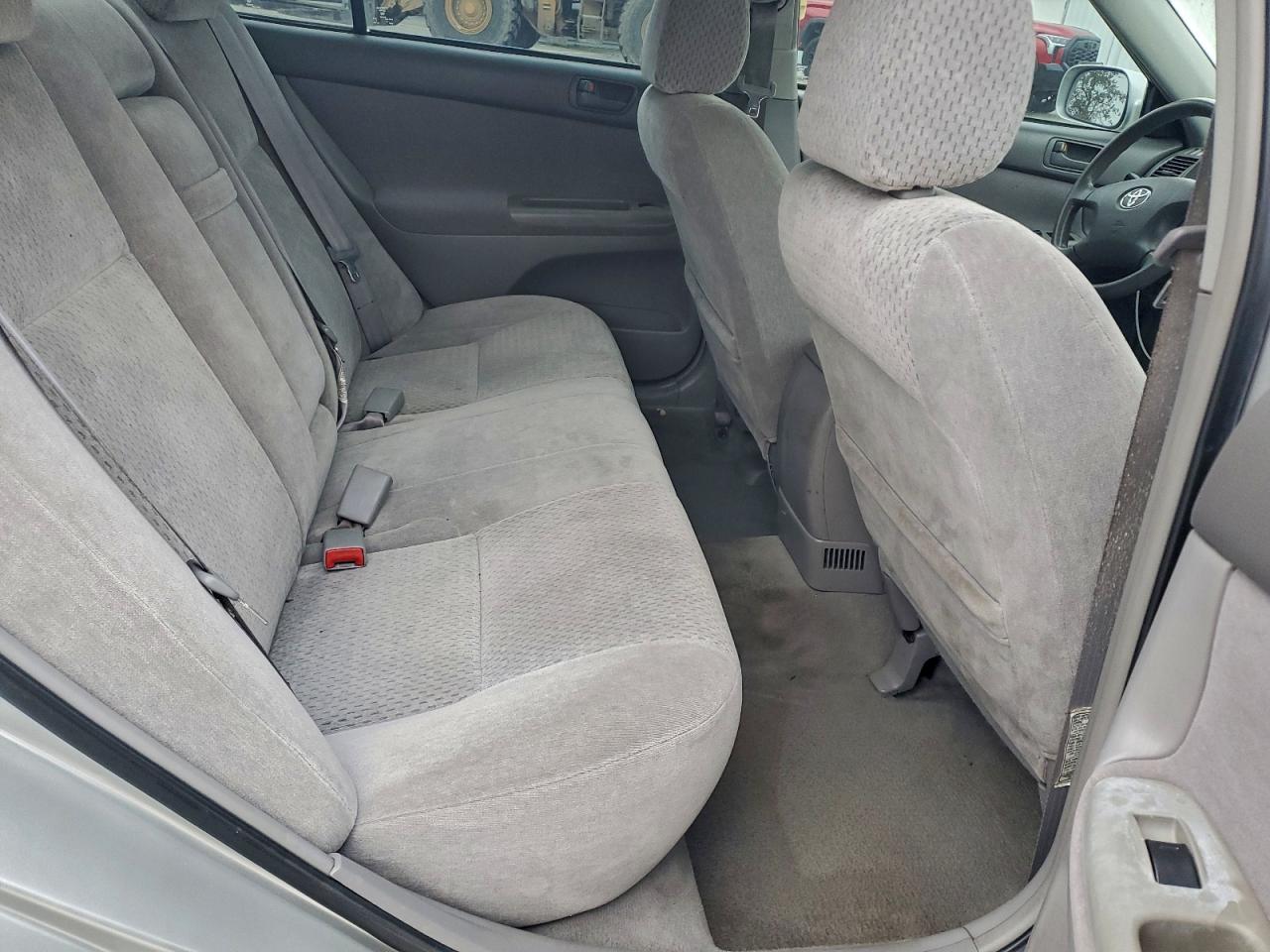 2003 Toyota Camry Le VIN: 4T1BE32K23U742676 Lot: 94325655