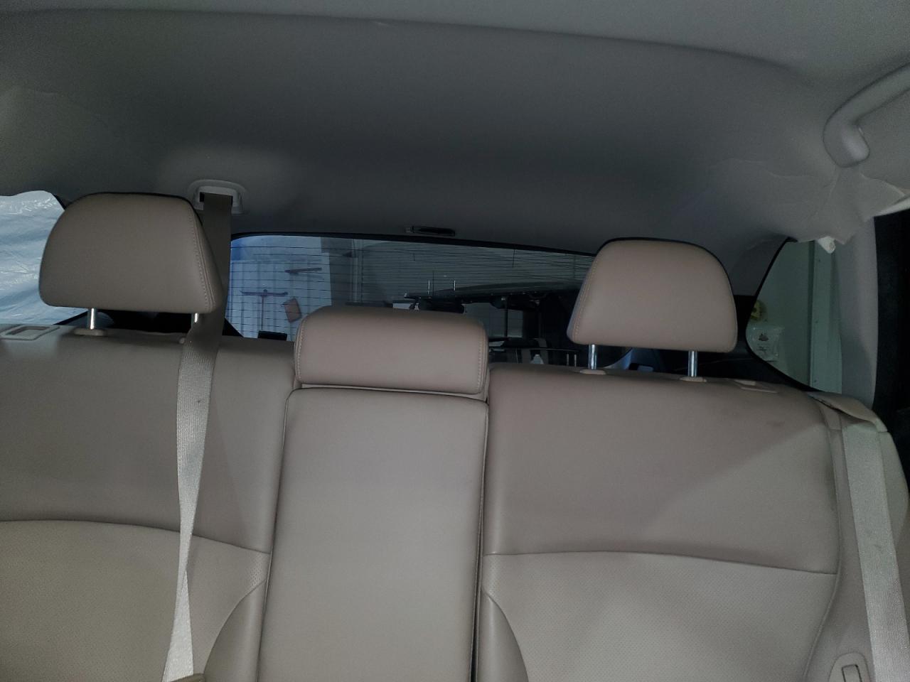 2017 Subaru Outback 3.6R Limited VIN: 4S4BSENC2H3390303 Lot: 93556315