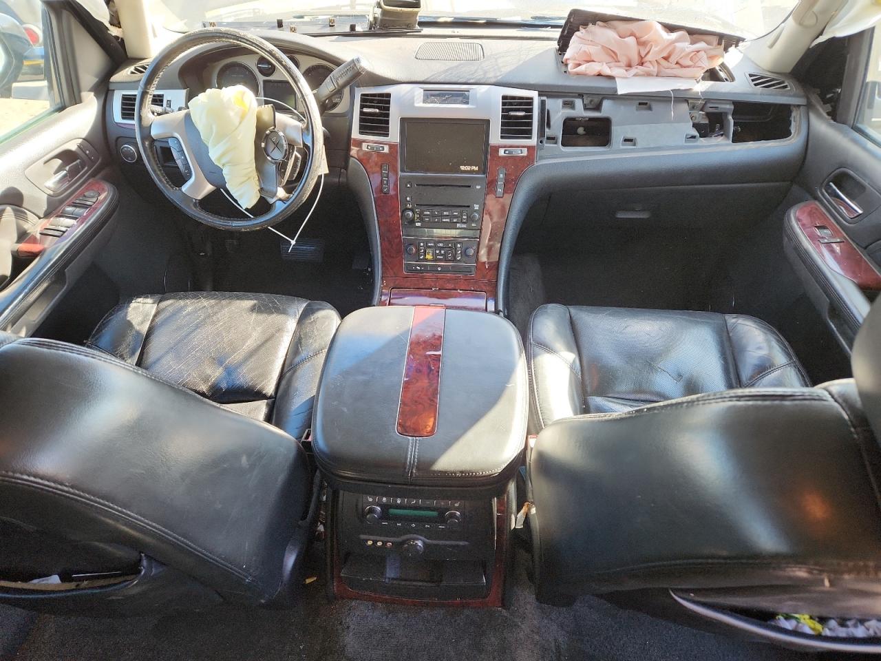 2007 Cadillac Escalade Luxury VIN: 1GYFK63897R127855 Lot: 91122385