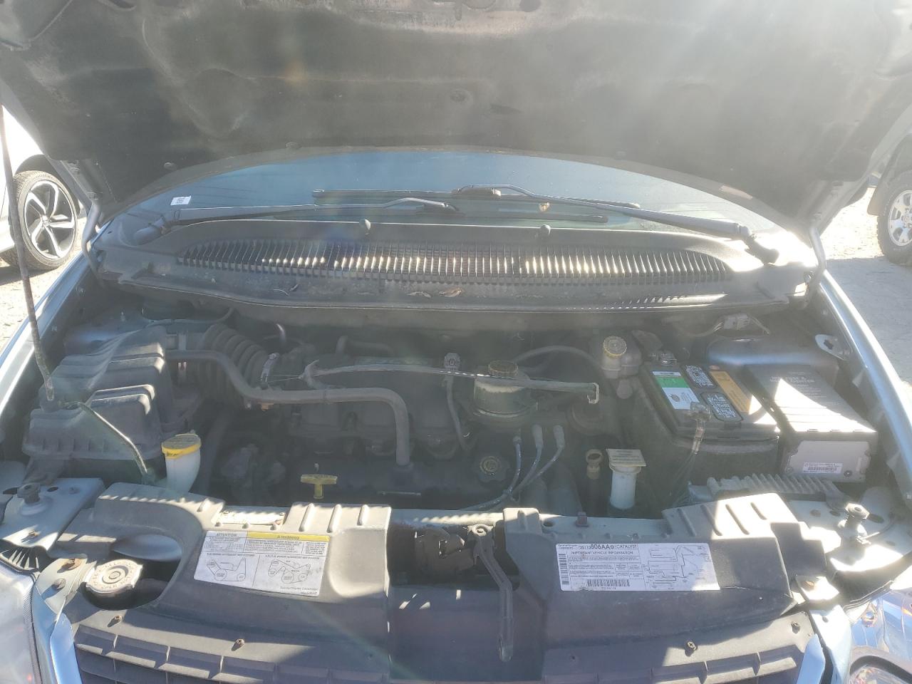 2002 Chrysler Town & Country Lx VIN: 2C4GP44312R772019 Lot: 92676305