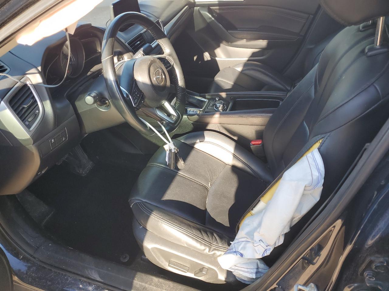 2018 Mazda 3 Touring VIN: 3MZBN1V38JM205662 Lot: 90739335