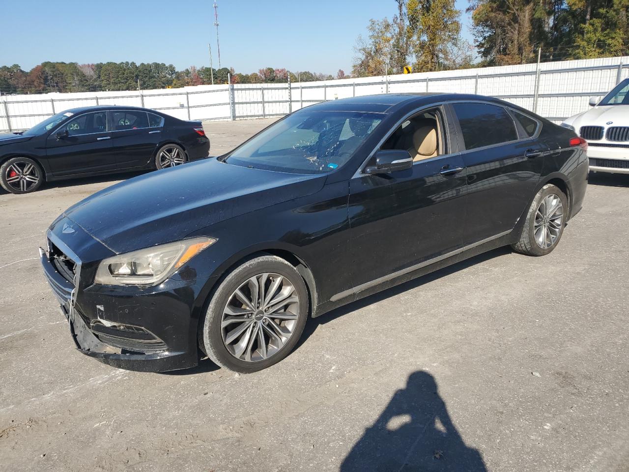 2015 Hyundai Genesis 3.8L VIN: KMHGN4JE8FU016445 Lot: 90760695