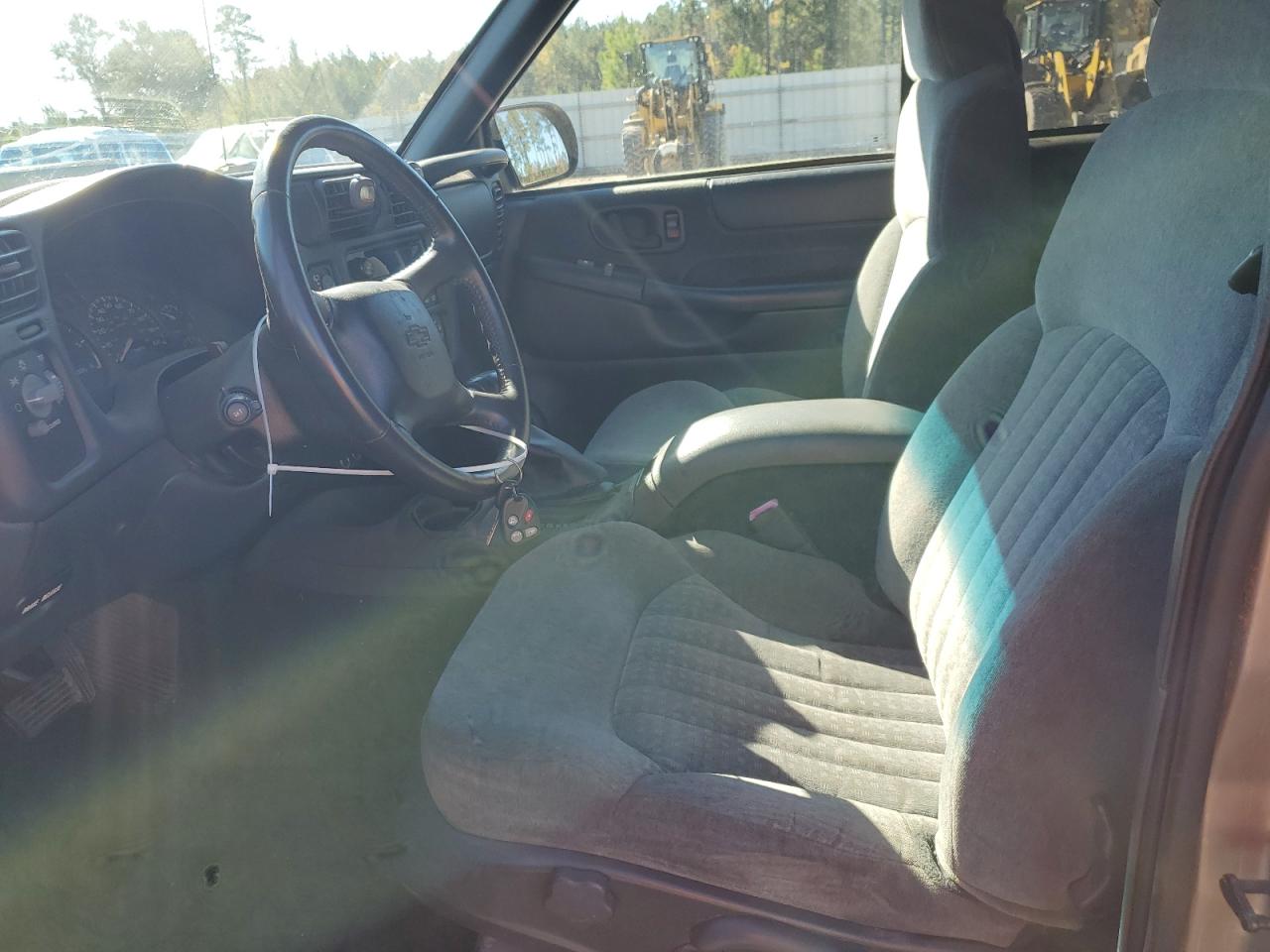 2002 Chevrolet Blazer VIN: 1GNCS18W02K221232 Lot: 87076505