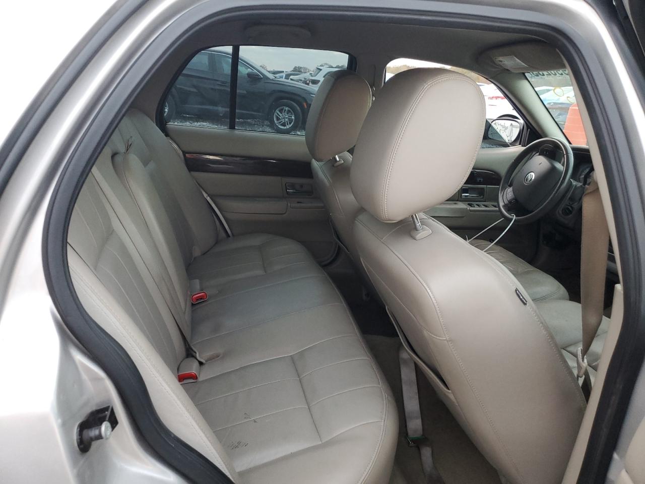 2011 Mercury Grand Marquis Ls VIN: 2MEBM7FV3BX600880 Lot: 92996255