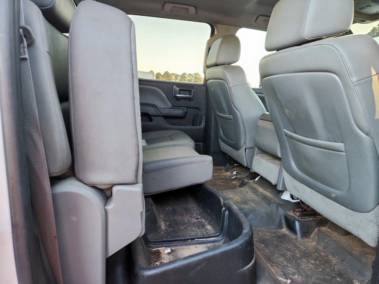 2015 GMC Sierra Utility / Service Truck VIN: 1GD421C86FF572632 Lot: 92110185