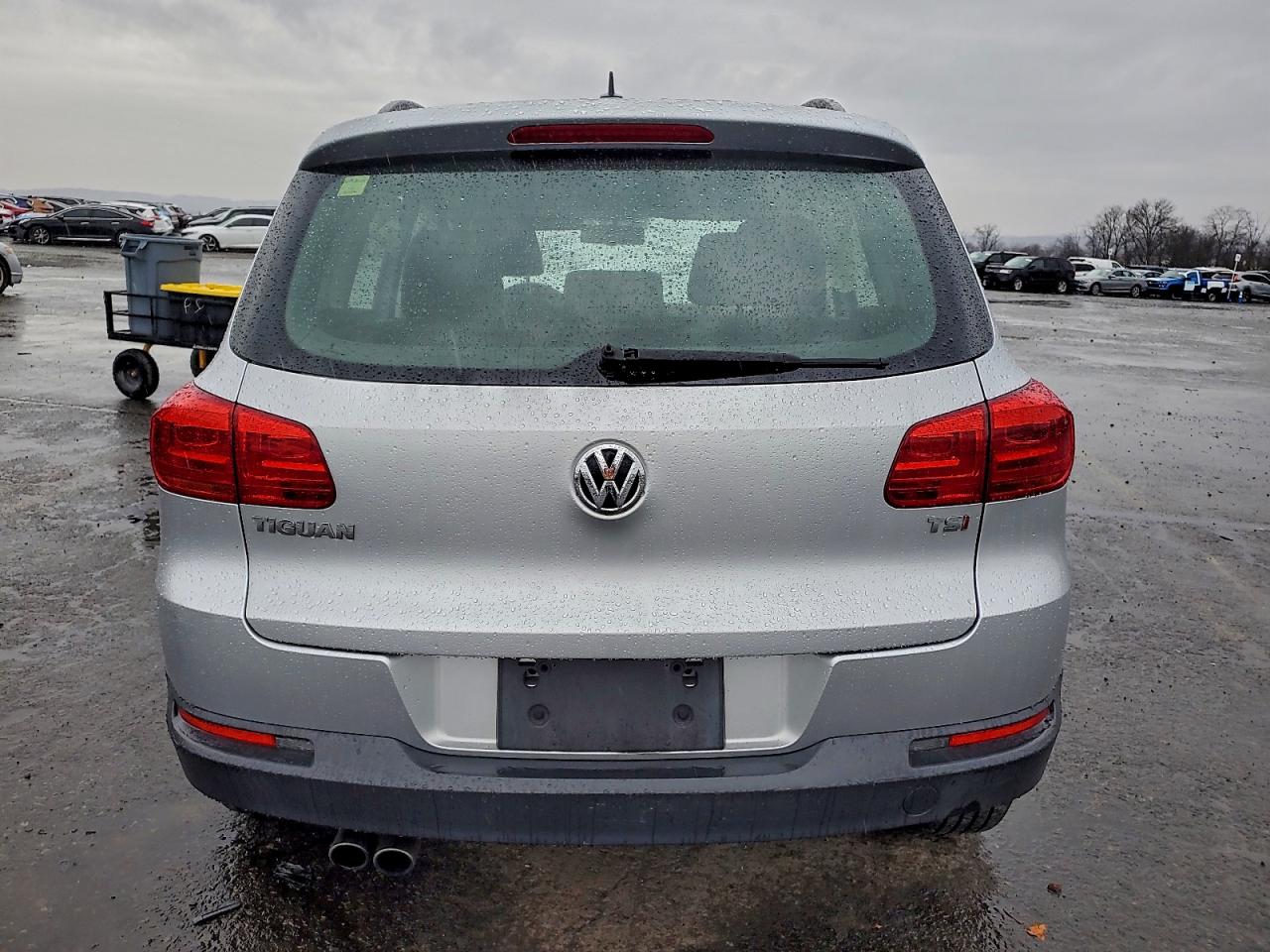 2016 Volkswagen Tiguan S VIN: WVGAV7AX1GW552457 Lot: 94400375