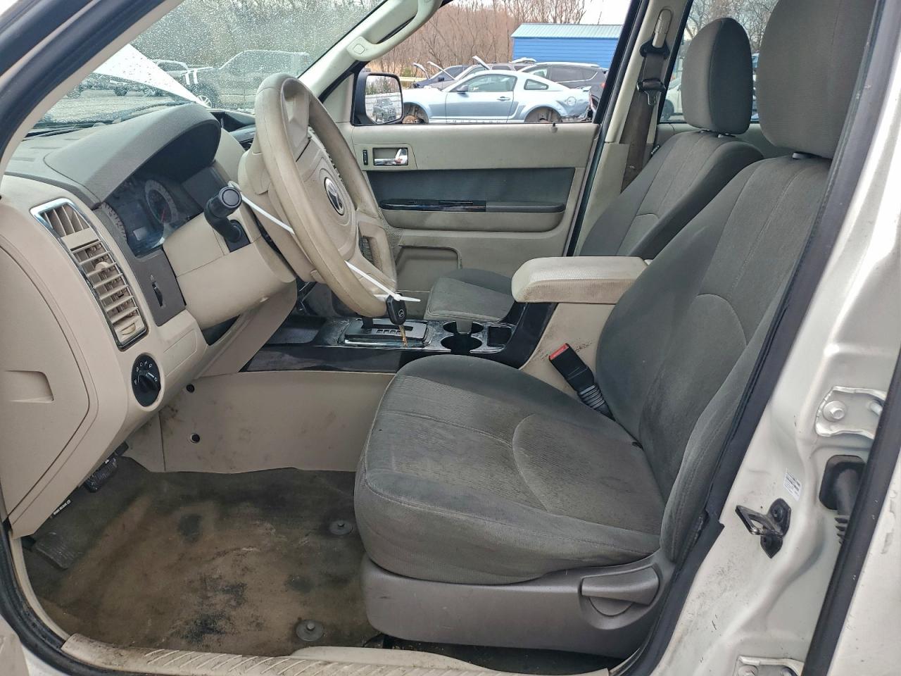 2011 Mazda Tribute I VIN: 4F2CY0C76BKM04927 Lot: 93953985