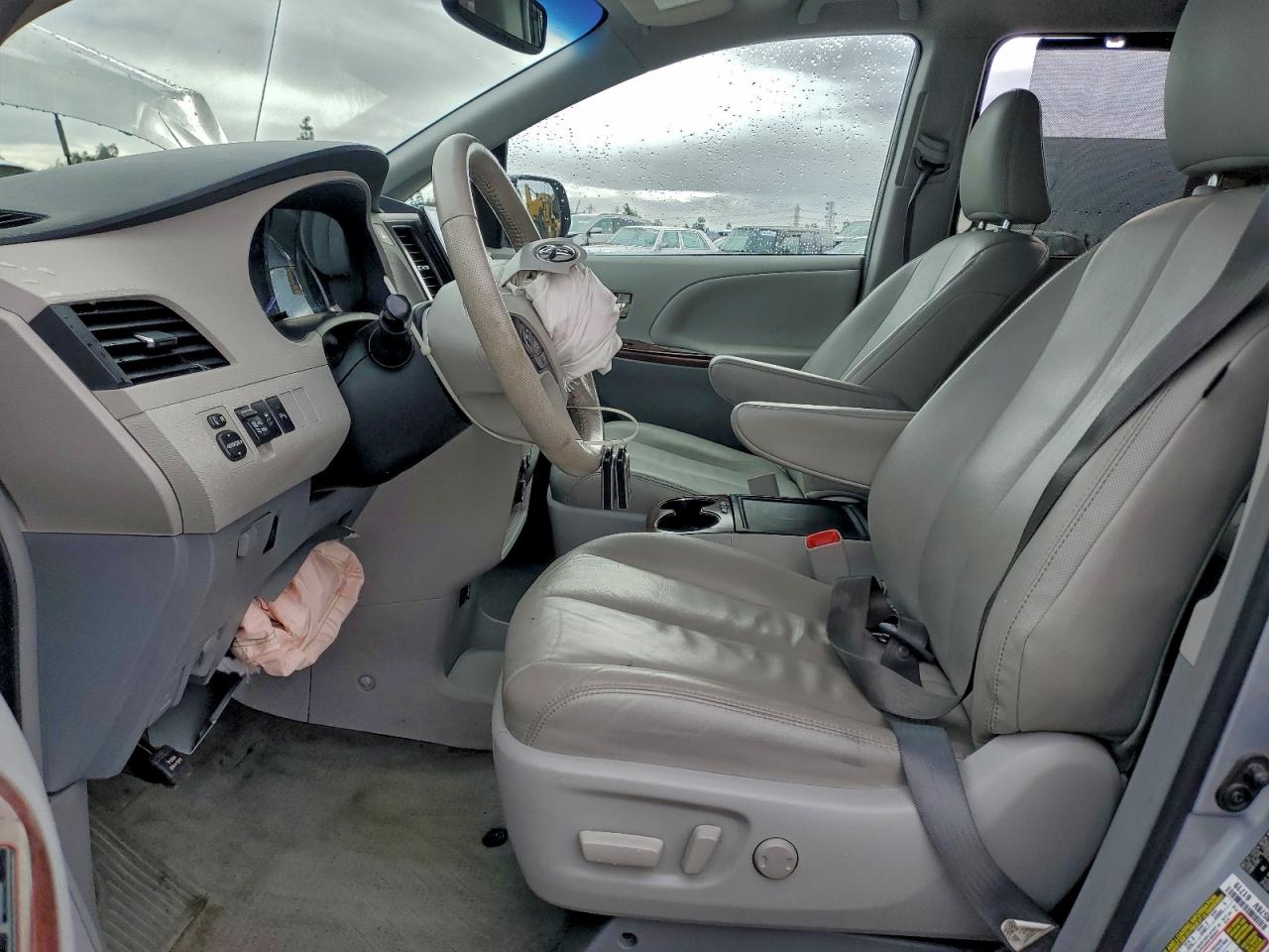 2014 Toyota Sienna Xle VIN: 5TDYK3DC4ES502162 Lot: 93982615