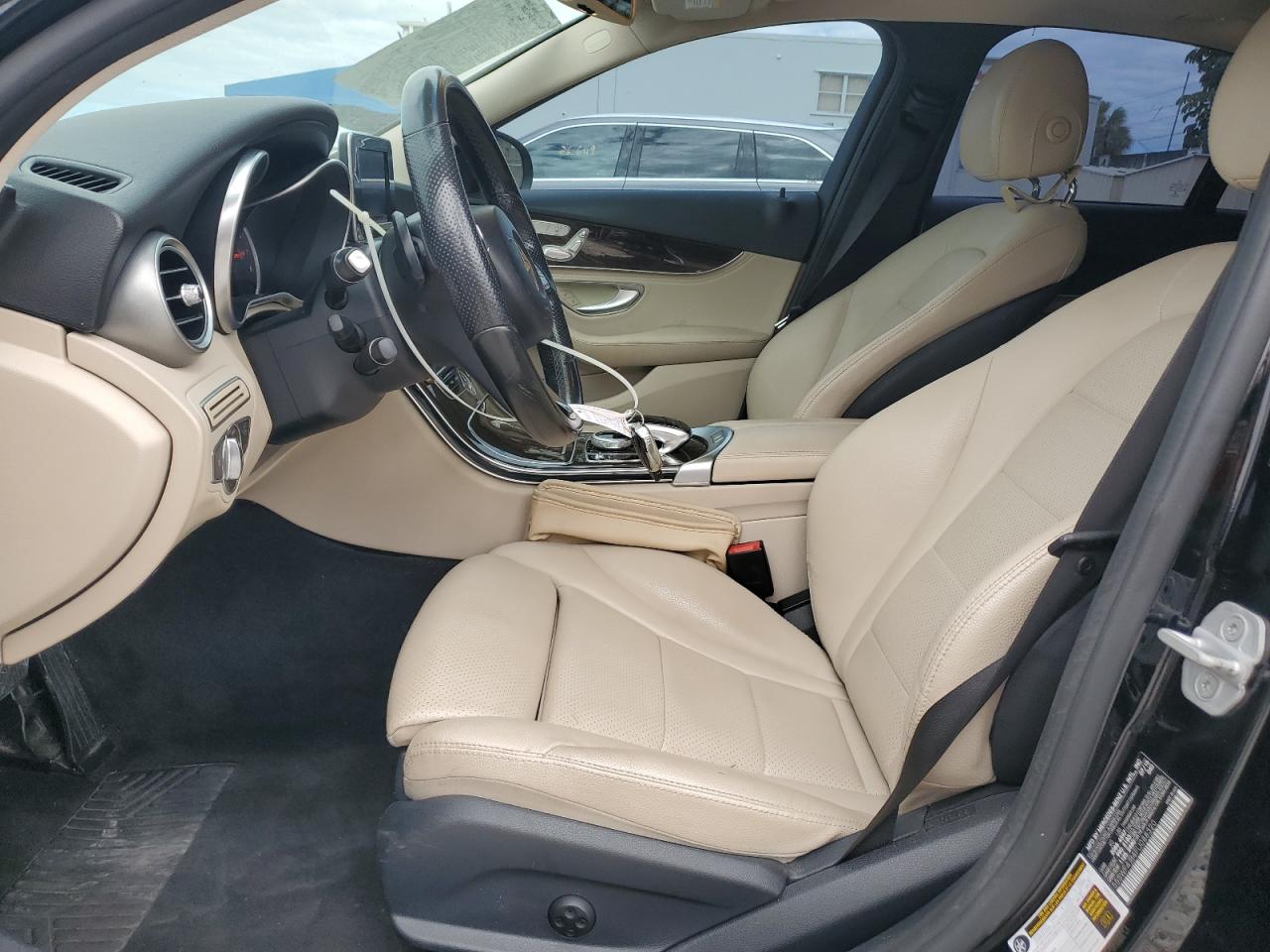 2015 Mercedes-Benz C 300 VIN: 55SWF4JB4FU088320 Lot: 92396535