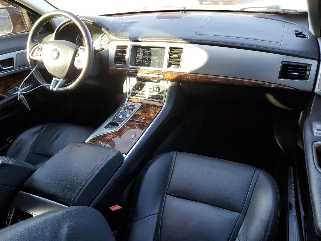 2015 Jaguar Xf 2.0T Premium VIN: SAJWA0FS3FPU43258 Lot: 90901765