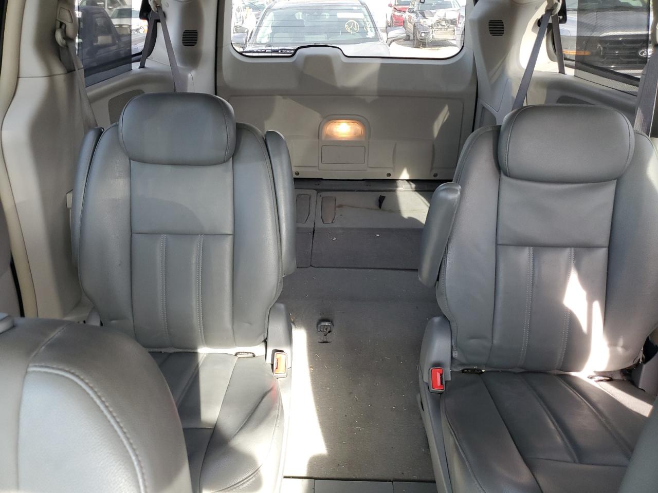 2010 Chrysler Town & Country Touring VIN: 2A4RR5DX2AR153711 Lot: 91486565