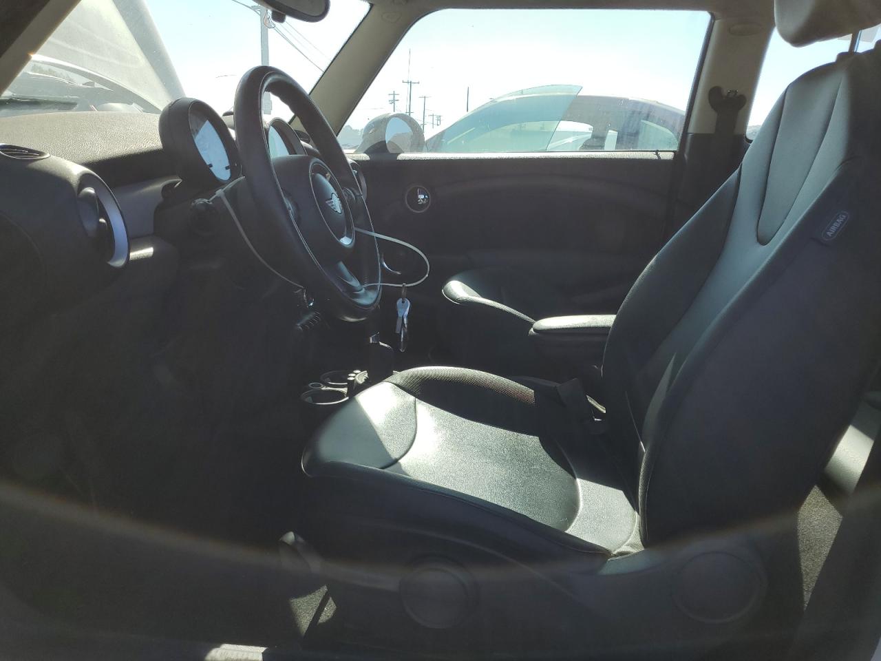 2011 Mini Cooper VIN: WMWSU3C56BT091599 Lot: 90288125