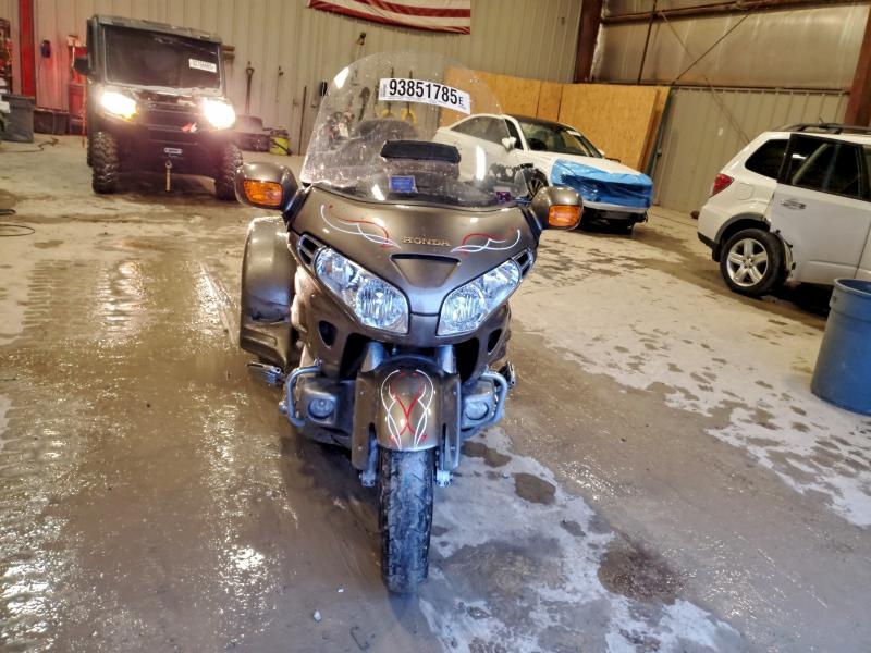 2004 HONDA GL1800   