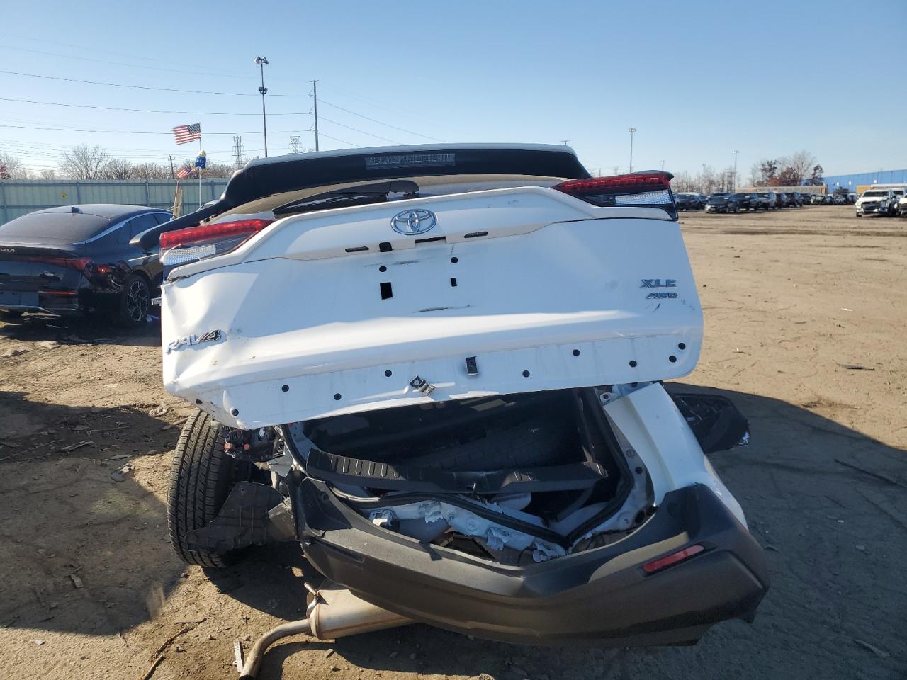 2021 Toyota Rav4 Xle VIN: 2T3P1RFV6MC185452 Lot: 92409735