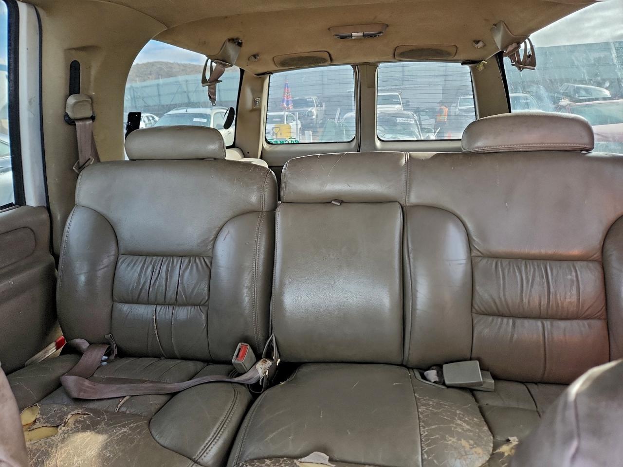 1999 Chevrolet Suburban K1500 VIN: 3GNFK16R8XG157949 Lot: 93246045