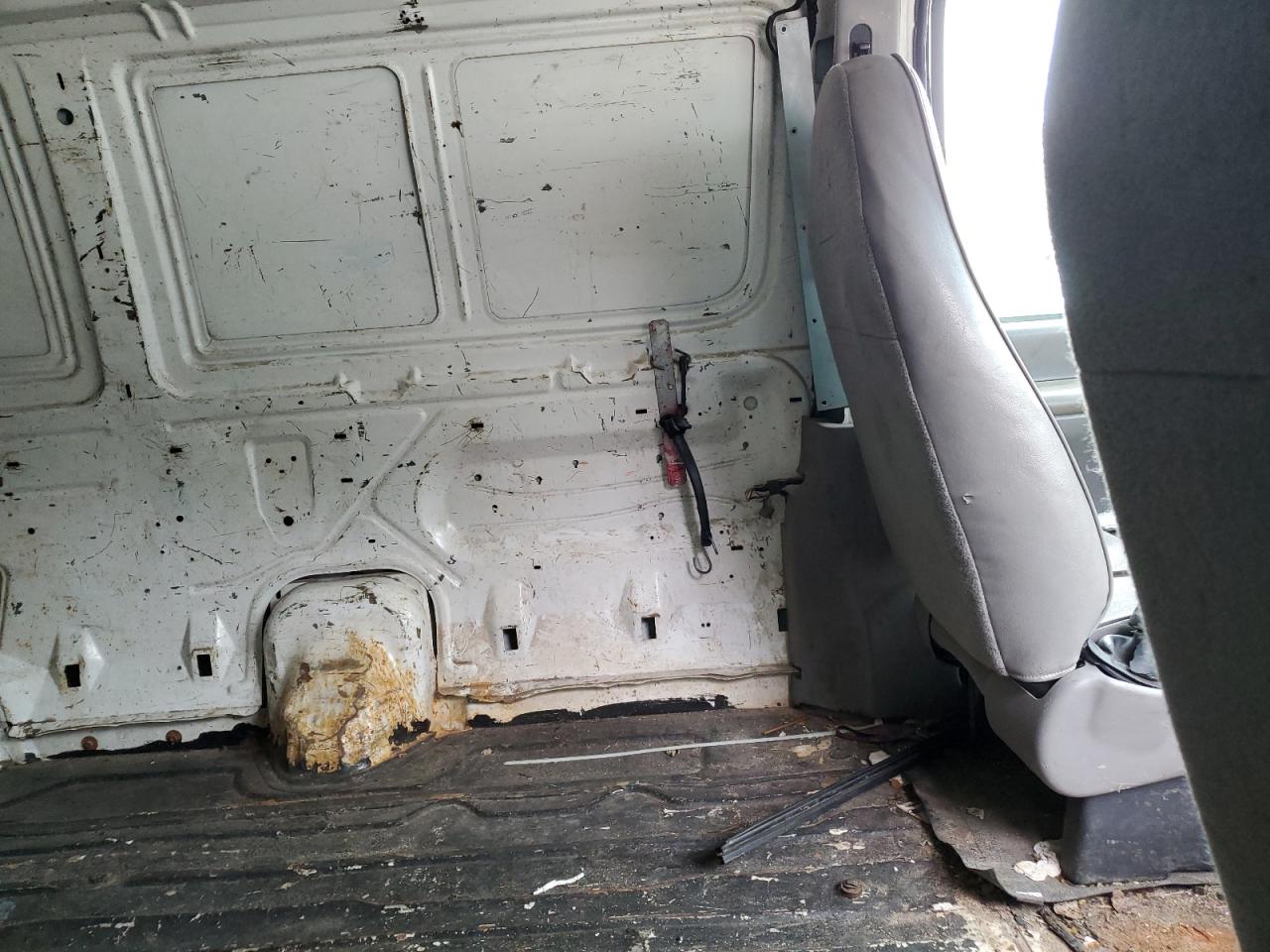 1999 Ford Econoline E350 Super Duty Van VIN: 1FTSE34L4XHB18497 Lot: 93608725