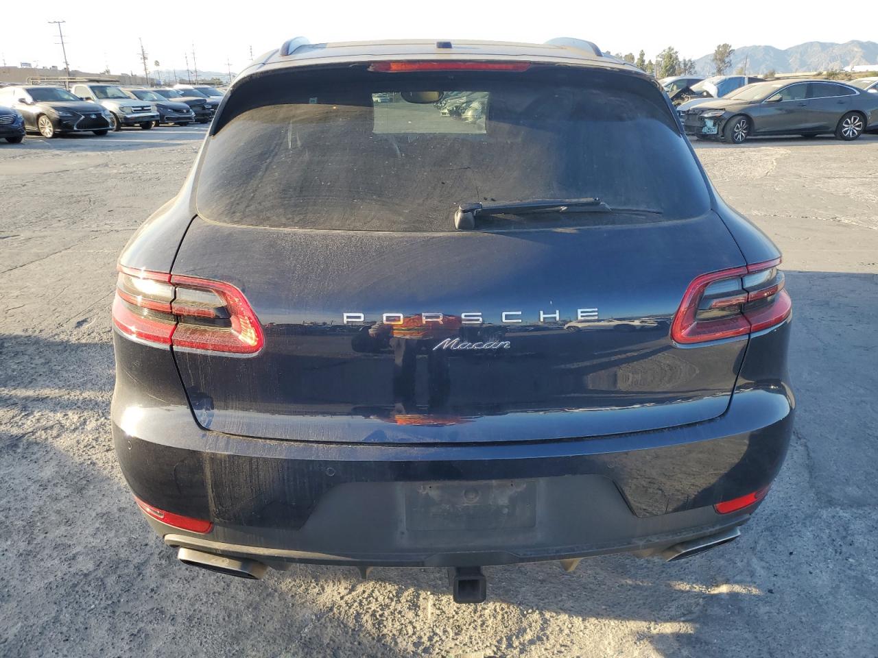 2018 Porsche Macan VIN: WP1AA2A57JLB02305 Lot: 92125185