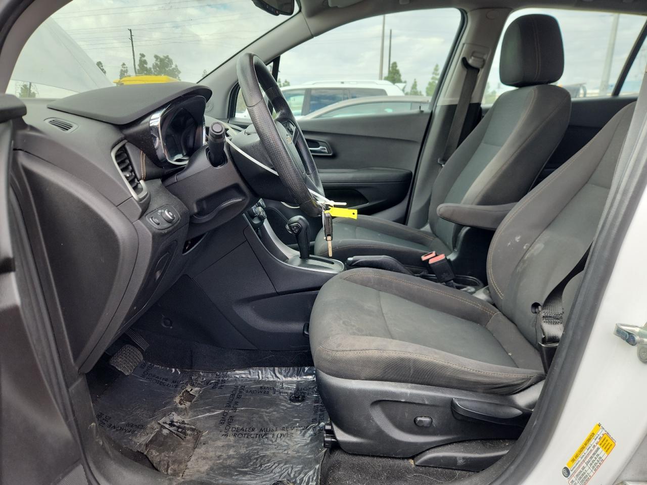 2018 Chevrolet Trax Ls VIN: 3GNCJKSB5JL353771 Lot: 92721995