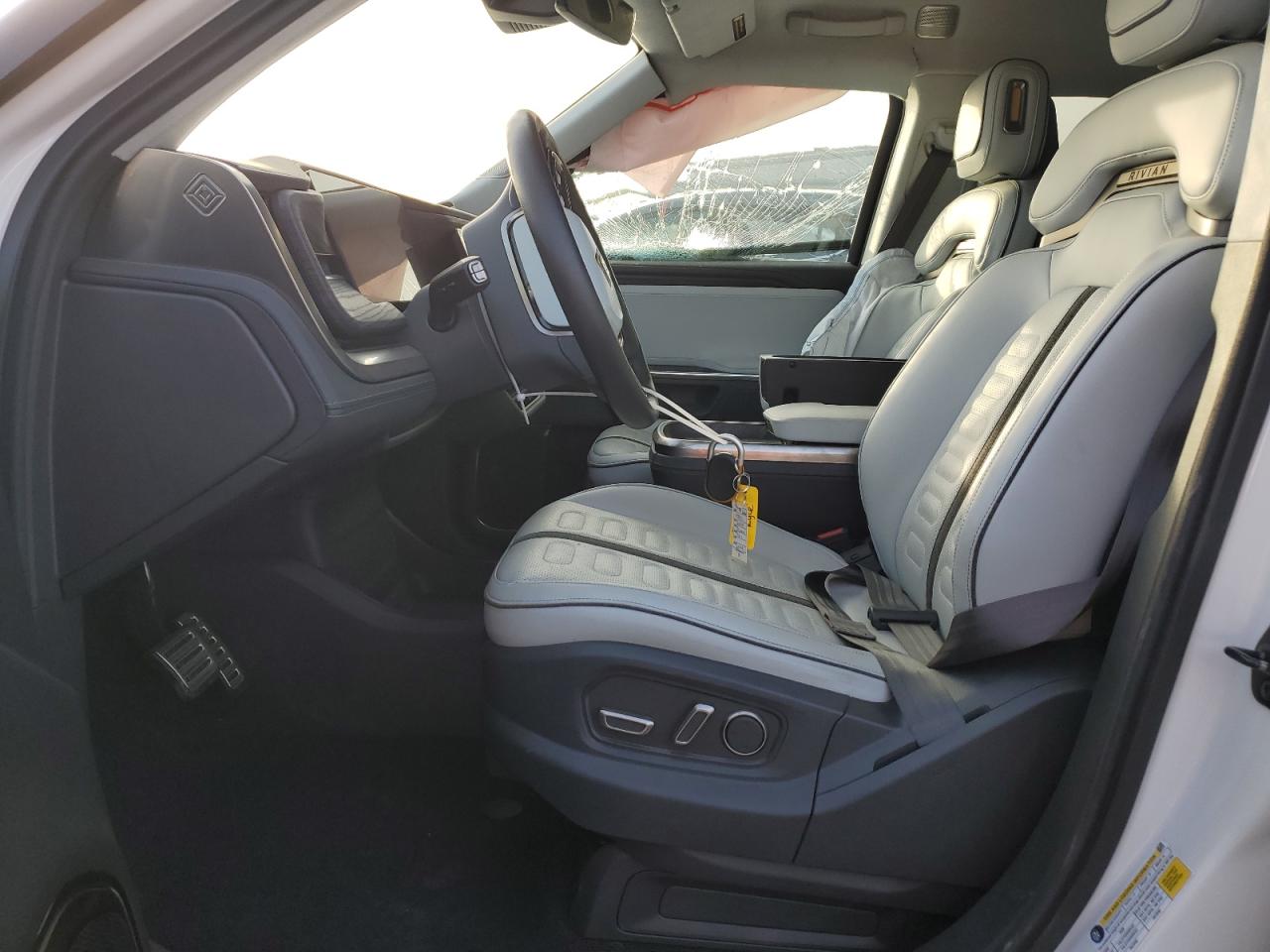 2024 Rivian R1S Adventure VIN: 7PDSGABAXRN031037 Lot: 92073315