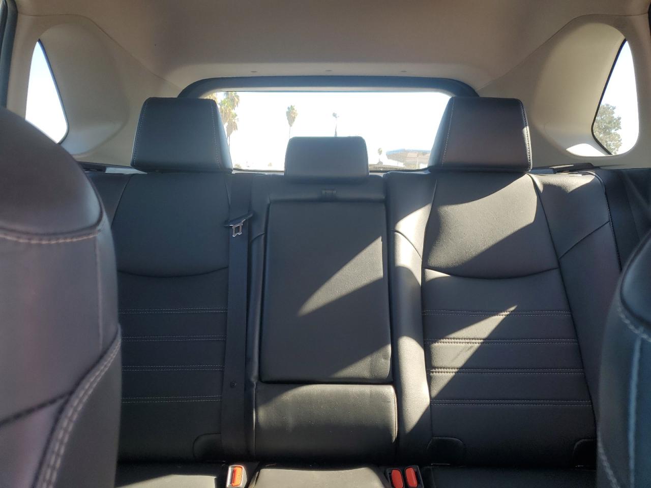 2022 Toyota Rav4 Xle Premium VIN: 2T3C1RFV4NW220570 Lot: 92072645