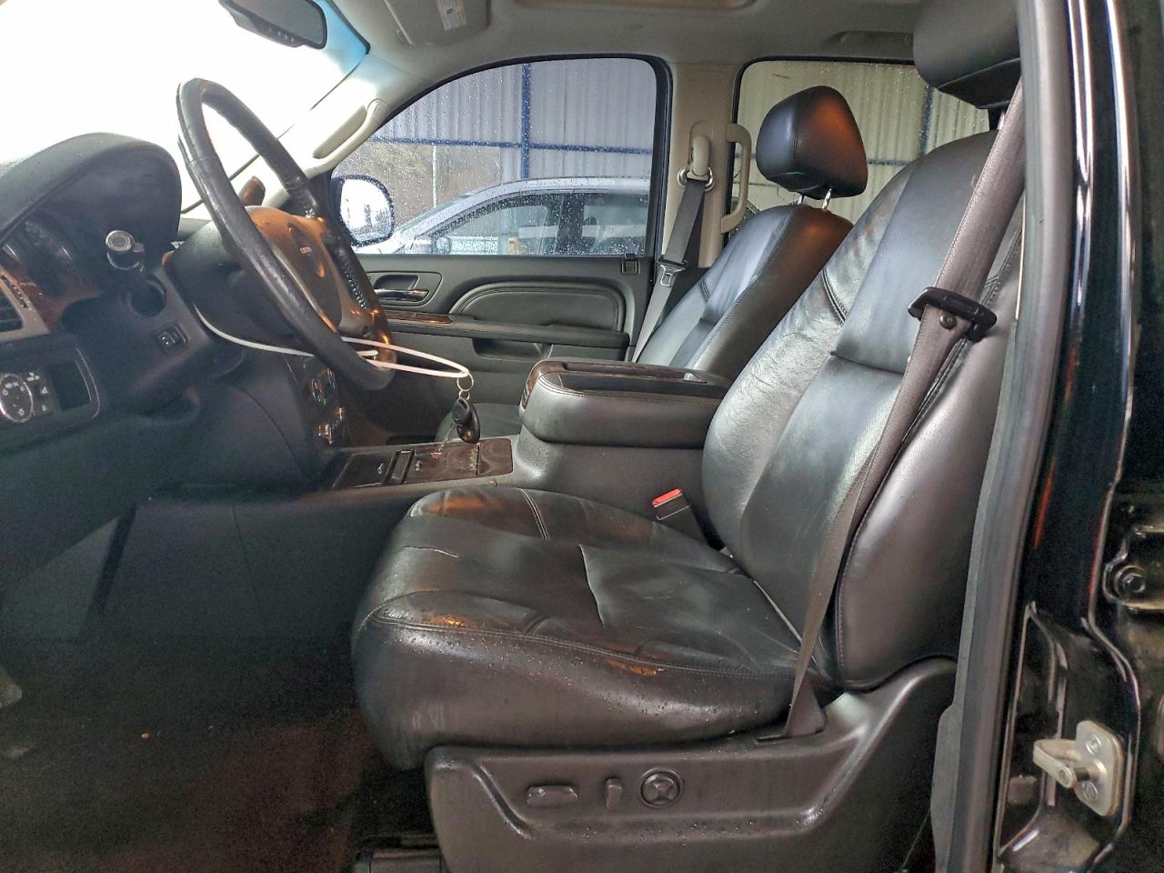 2010 GMC Yukon Denali VIN: 1GKUKEEF8AR288874 Lot: 94062375