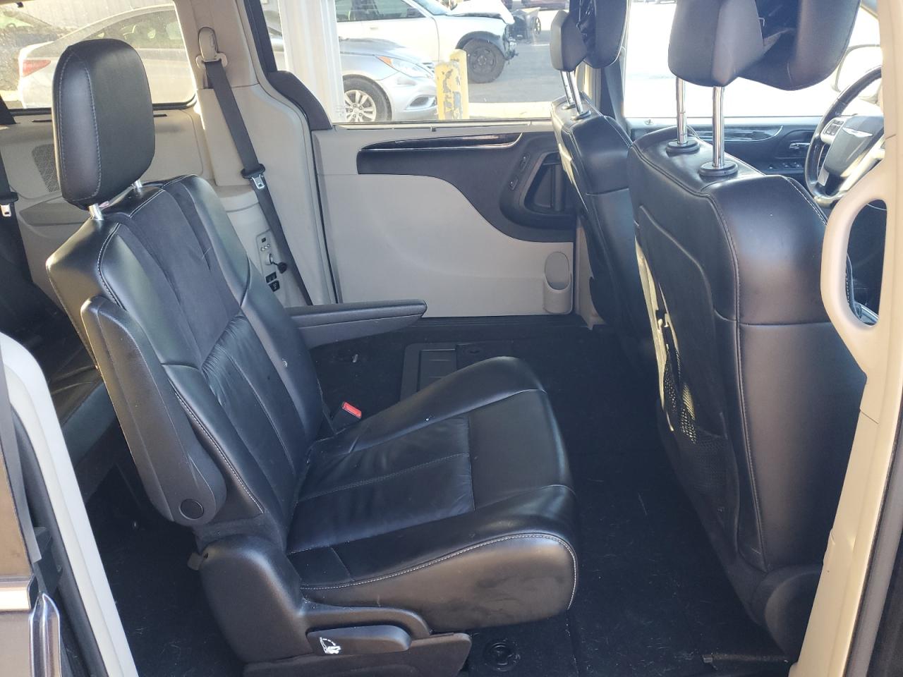 2015 Chrysler Town & Country Limited Platinum VIN: 2C4RC1GG5FR639481 Lot: 92545635