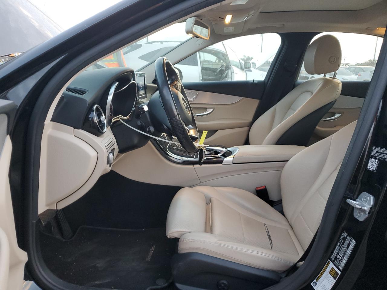 2015 Mercedes-Benz C 300 VIN: 55SWF4JB6FU066707 Lot: 92444465