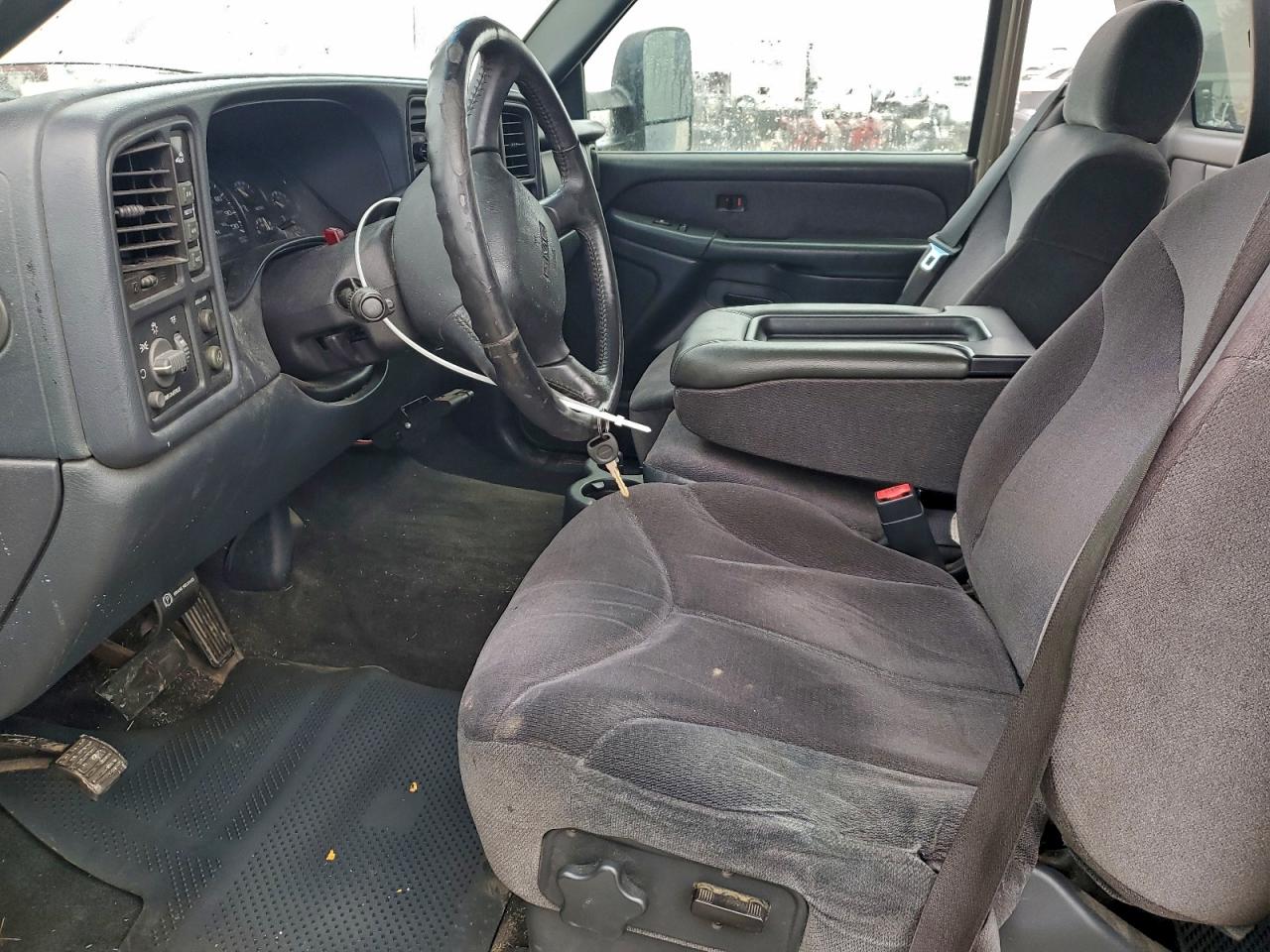 2002 GMC Sierra K2500 Heavy Duty VIN: 1GTHK29172E305909 Lot: 93913325