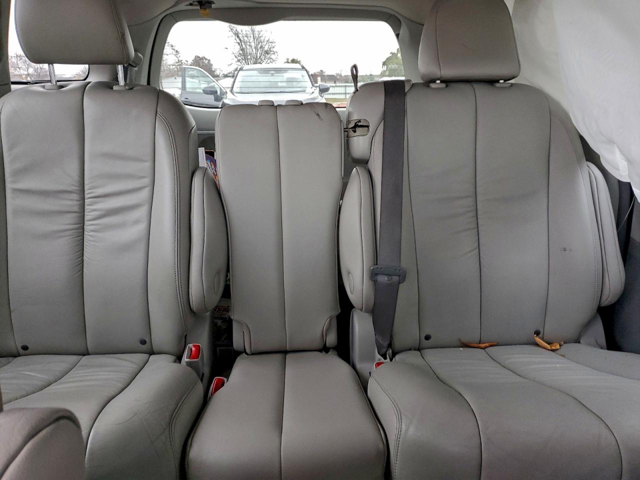 2011 Toyota Sienna Xle VIN: 5TDYK3DC9BS018791 Lot: 93913505