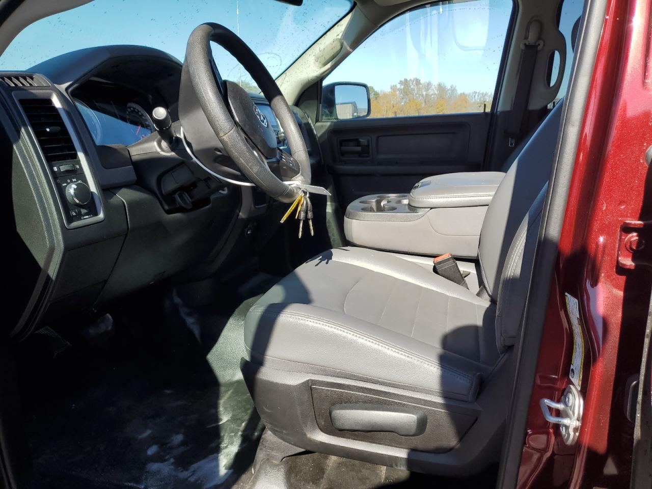 2020 Ram 1500 Classic Tradesman VIN: 3C6RR6KG8LG133946 Lot: 92726775