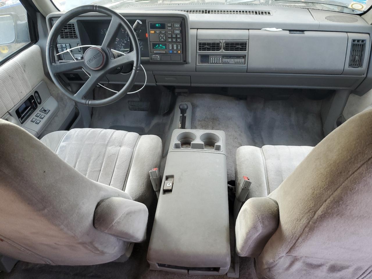 1993 GMC Suburban K1500 VIN: 1GKFK16K3PJ729508 Lot: 91906035