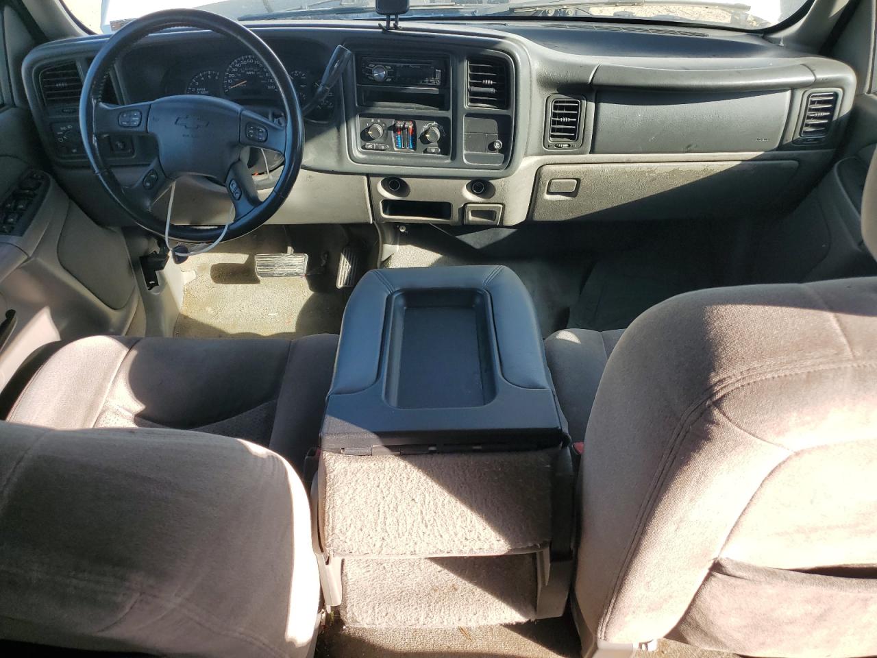 2005 Chevrolet Tahoe C1500 VIN: 1GNEC13V95R262247 Lot: 92995655