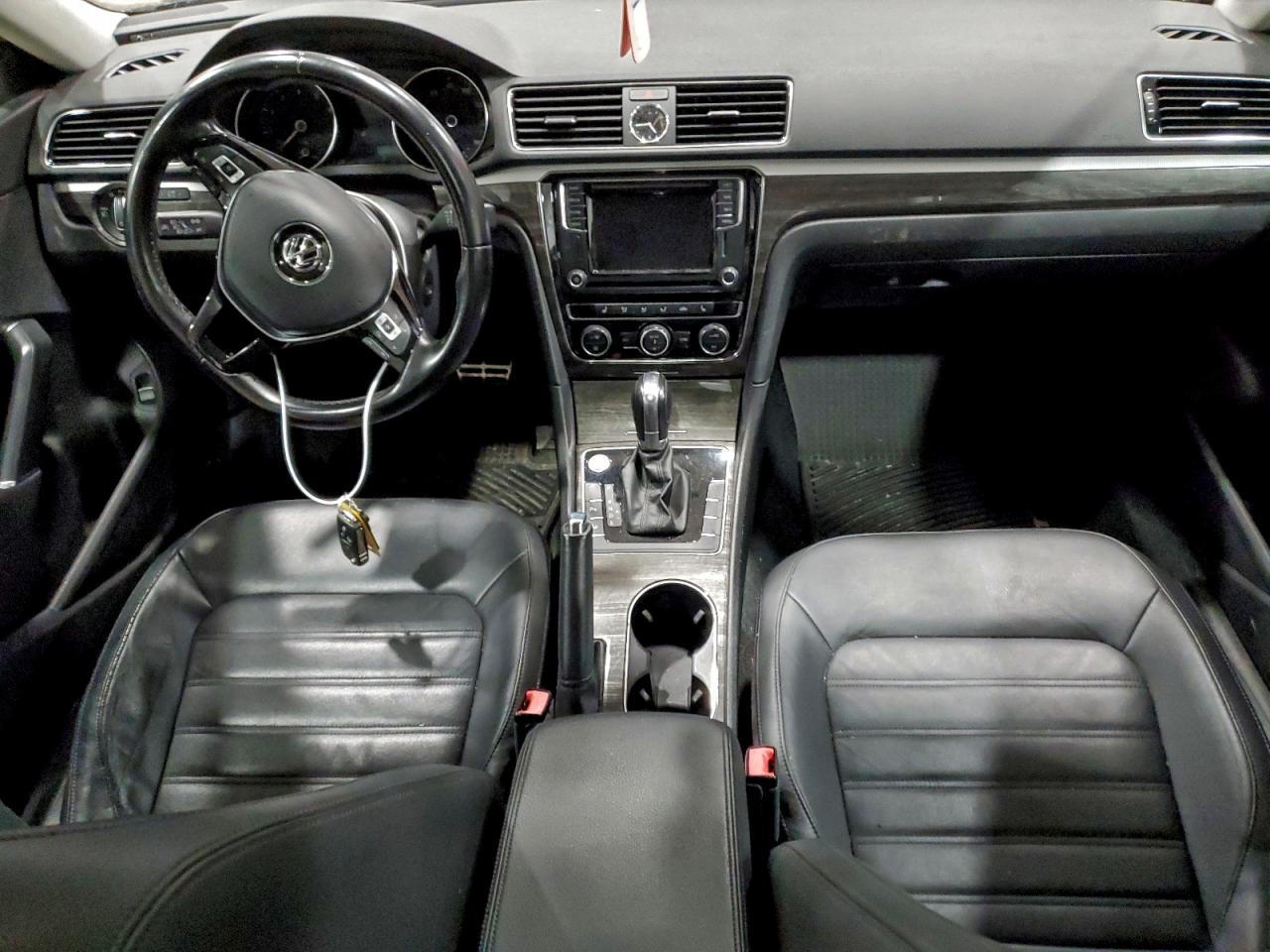 2017 Volkswagen Passat Sel Premium VIN: 1VWCT7A37HC027757 Lot: 94681965