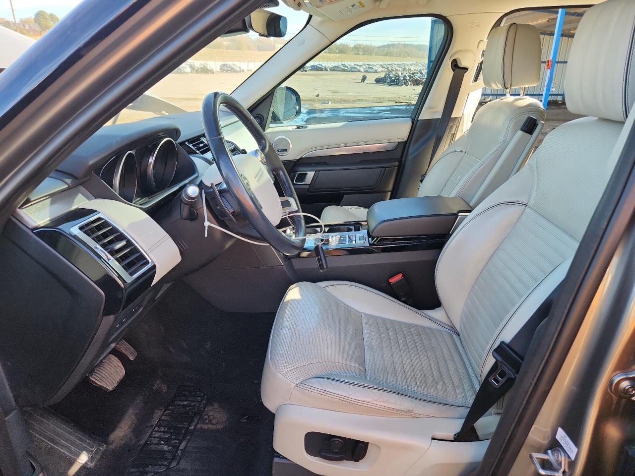 2017 Land Rover Discovery First Edition VIN: SALRTBBV2HA015228 Lot: 92192075