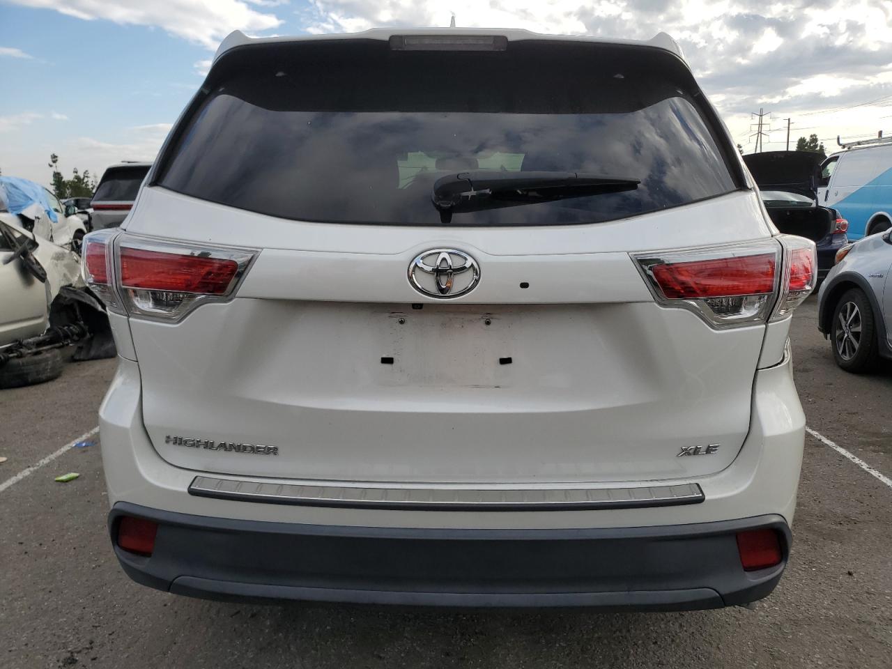2016 Toyota Highlander Xle VIN: 5TDKKRFH1GS135967 Lot: 89689565