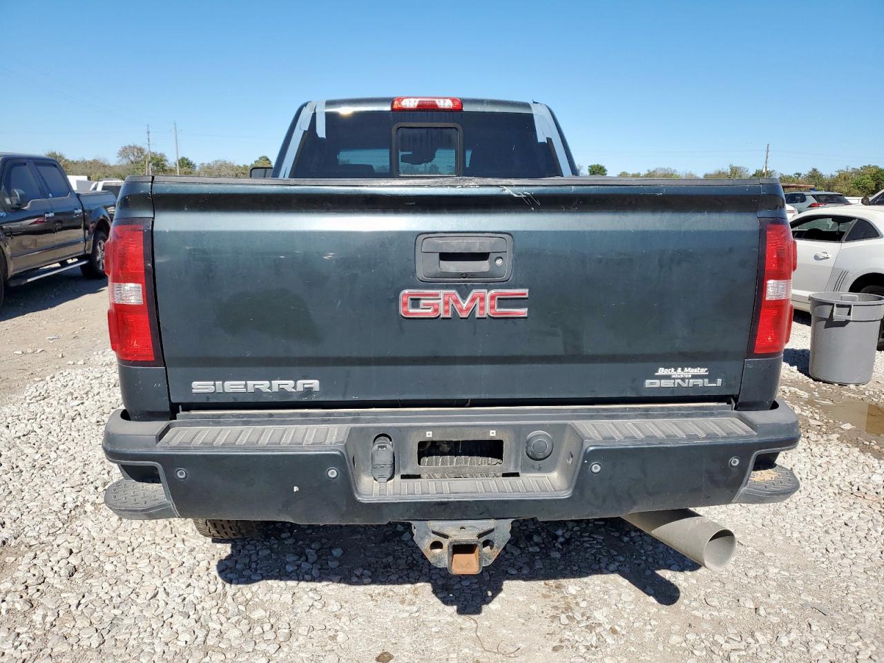 2017 GMC Sierra K2500 Denali VIN: 1GT12UEY1HF164483 Lot: 91842645