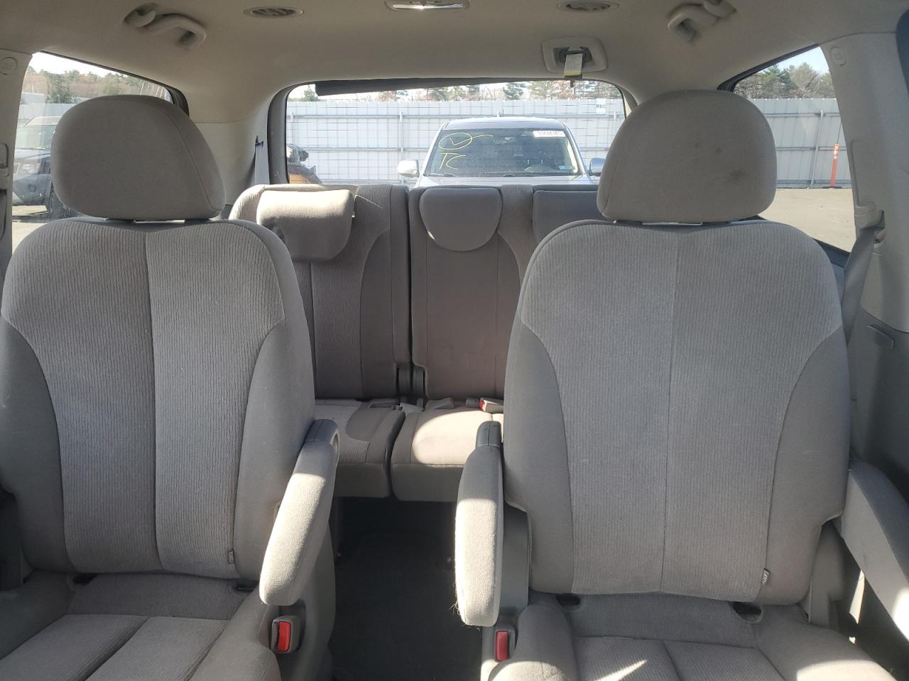 2012 Kia Sedona Lx VIN: KNDMG4C70C6489823 Lot: 92841575