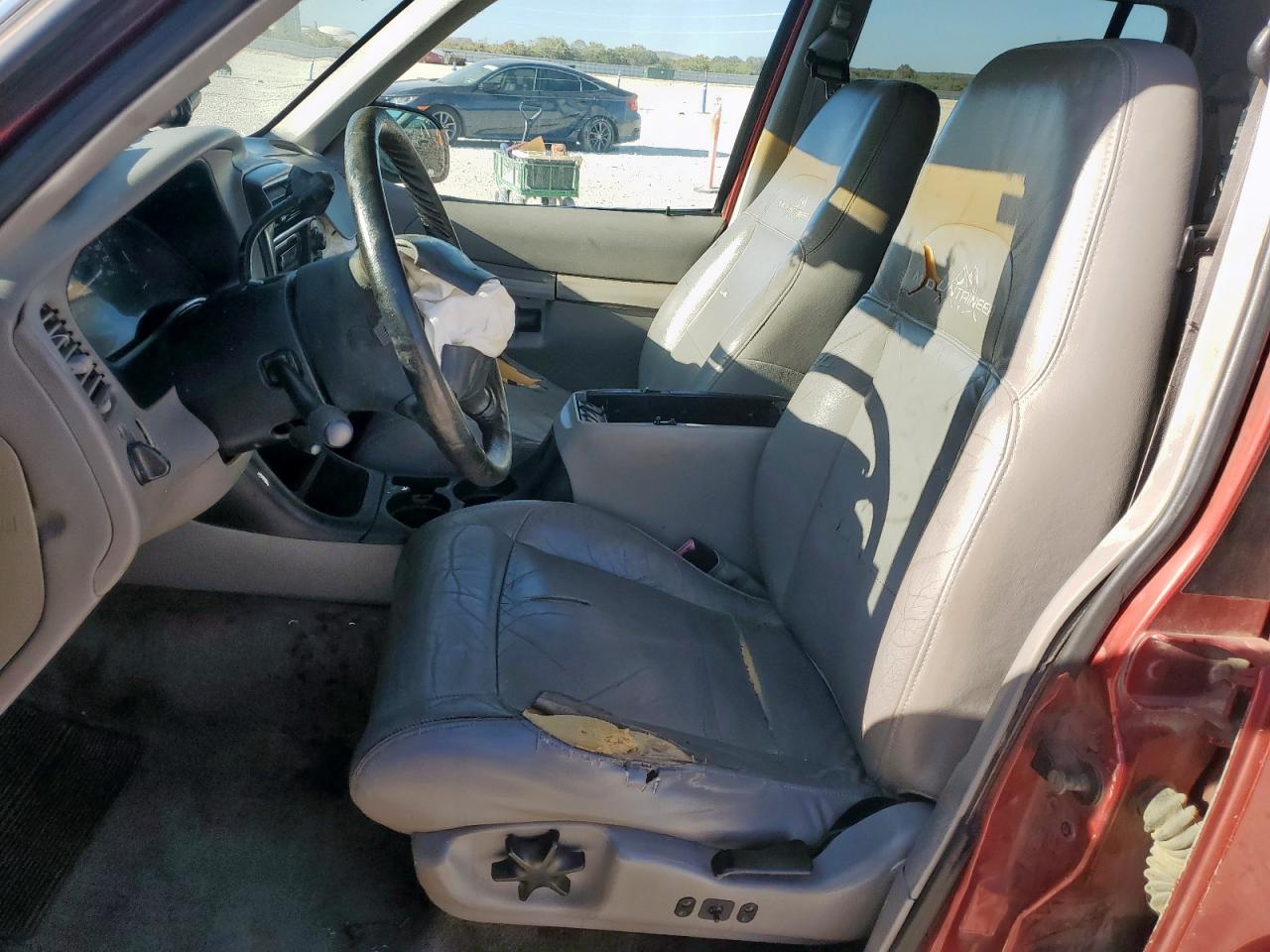 1999 Mercury Mountaineer VIN: 4M2ZU52E7XUJ31540 Lot: 92309455