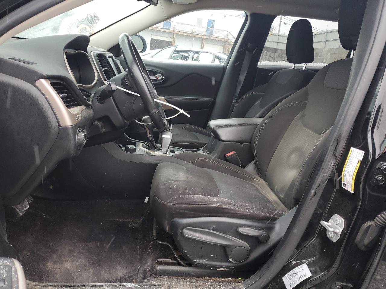 2017 Jeep Cherokee Latitude VIN: 1C4PJMCB6HW611935 Lot: 91974105