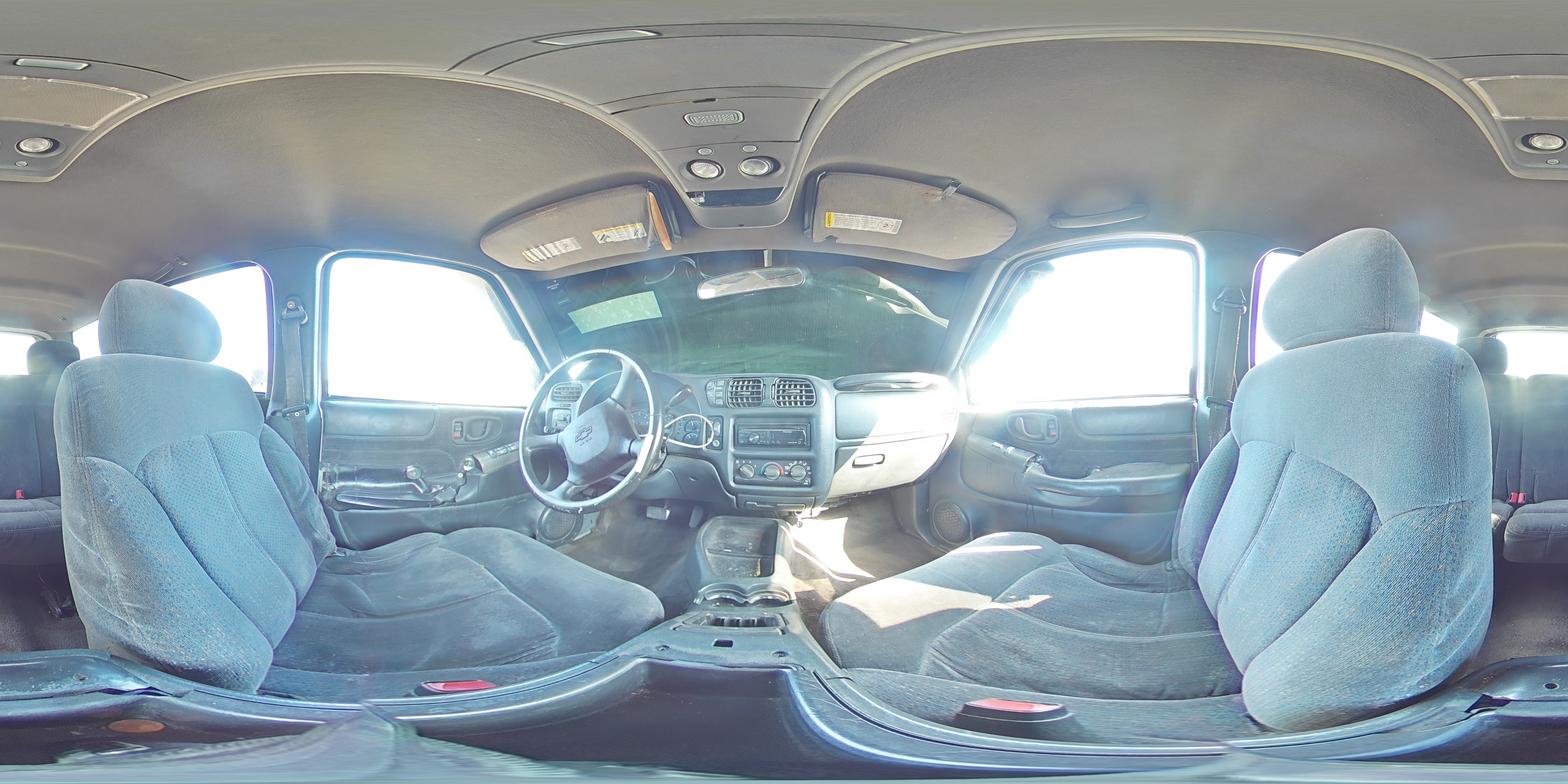 2000 Chevrolet Blazer VIN: 1GNDT13W0Y2247492 Lot: 93885375