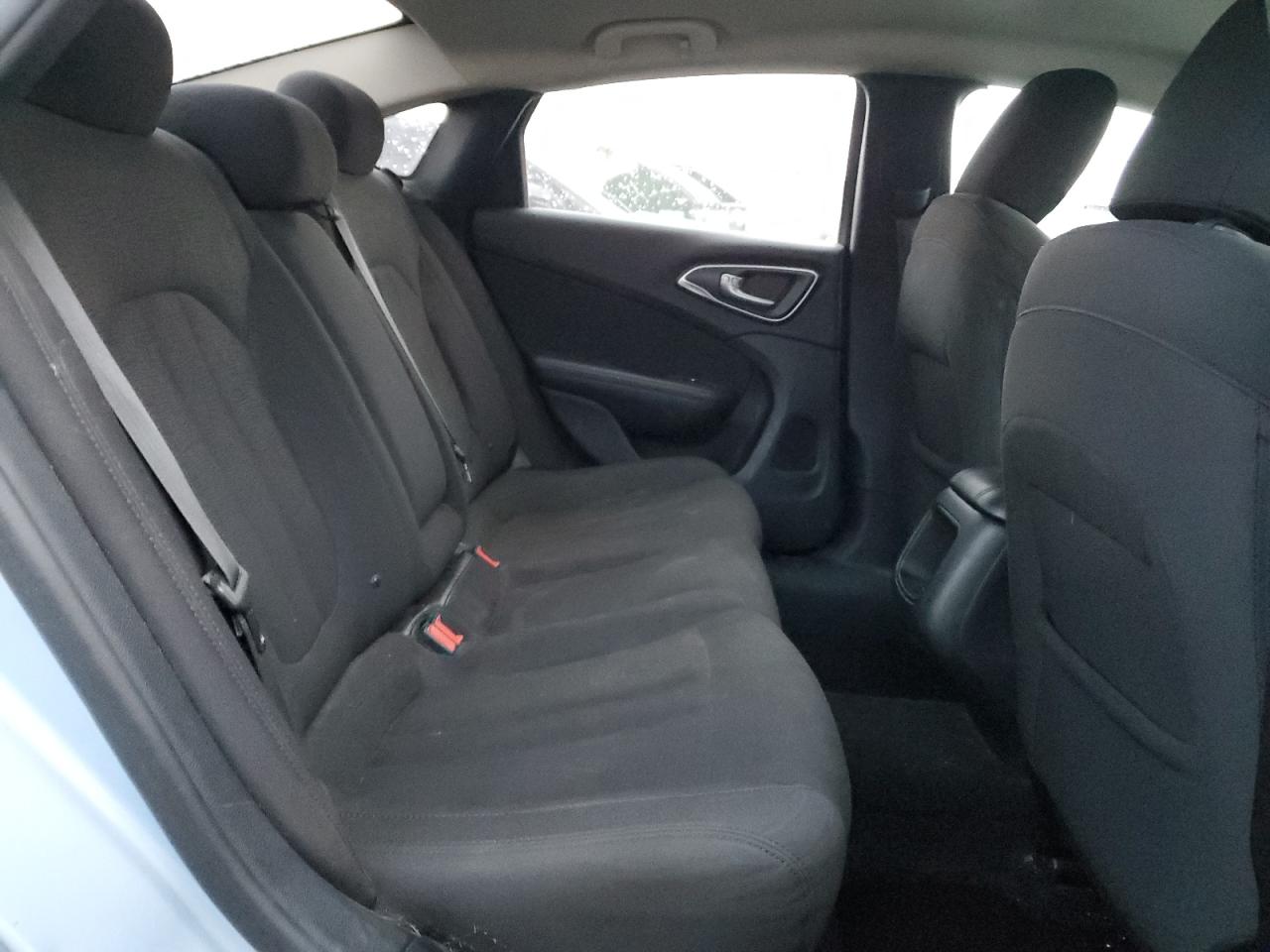 2015 Chrysler 200 Limited VIN: 1C3CCCAB1FN693540 Lot: 92166695