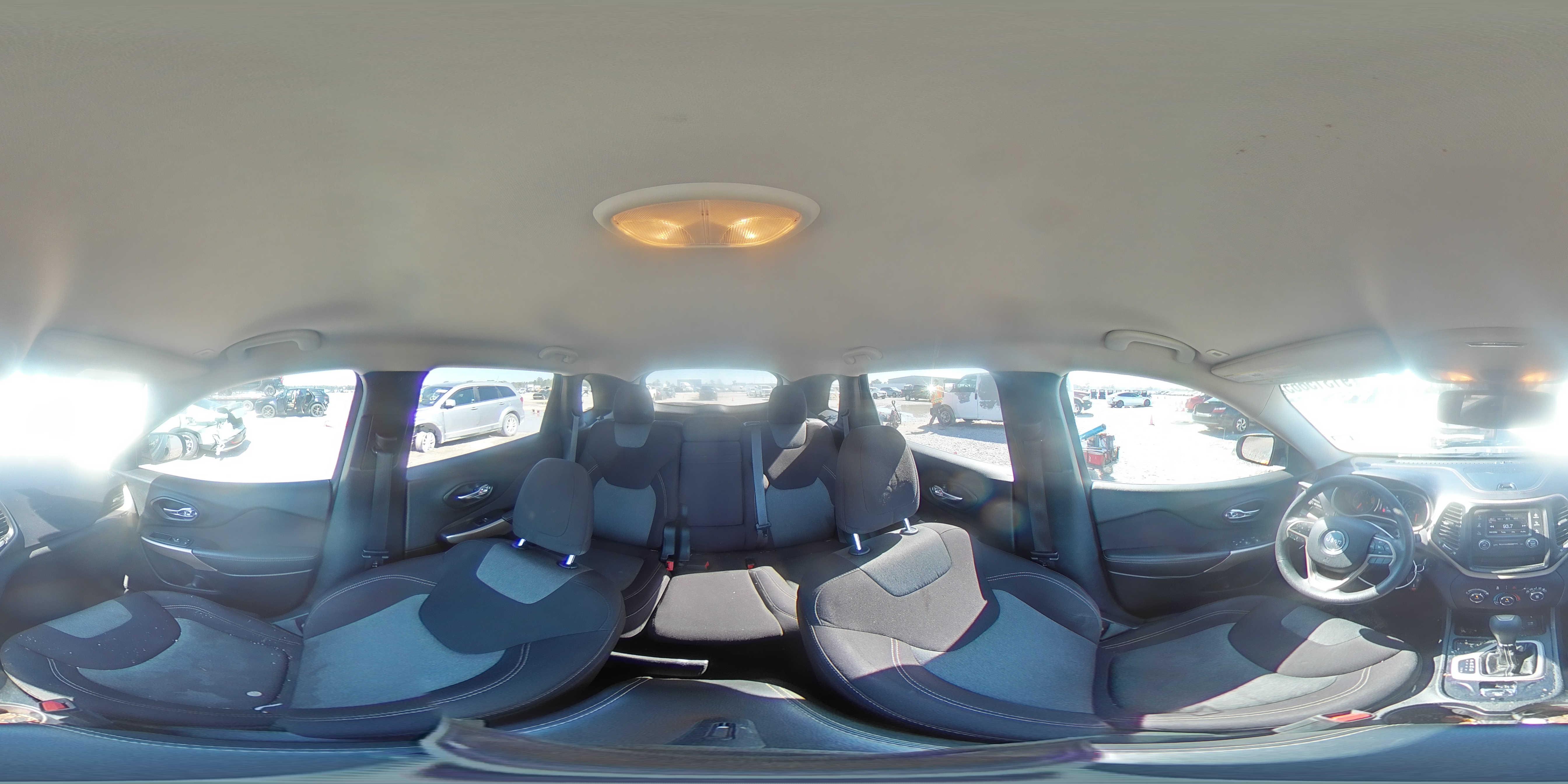 2018 Jeep Cherokee Latitude VIN: 1C4PJLCB3JD566268 Lot: 91315665