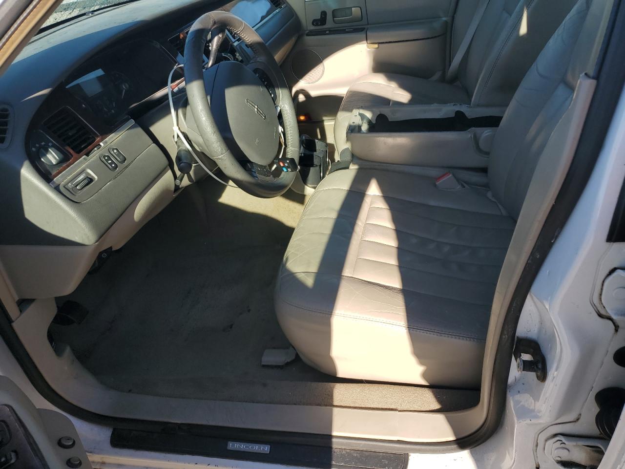 2006 Lincoln Town Car Signature VIN: 1LNHM81V96Y633943 Lot: 91248545