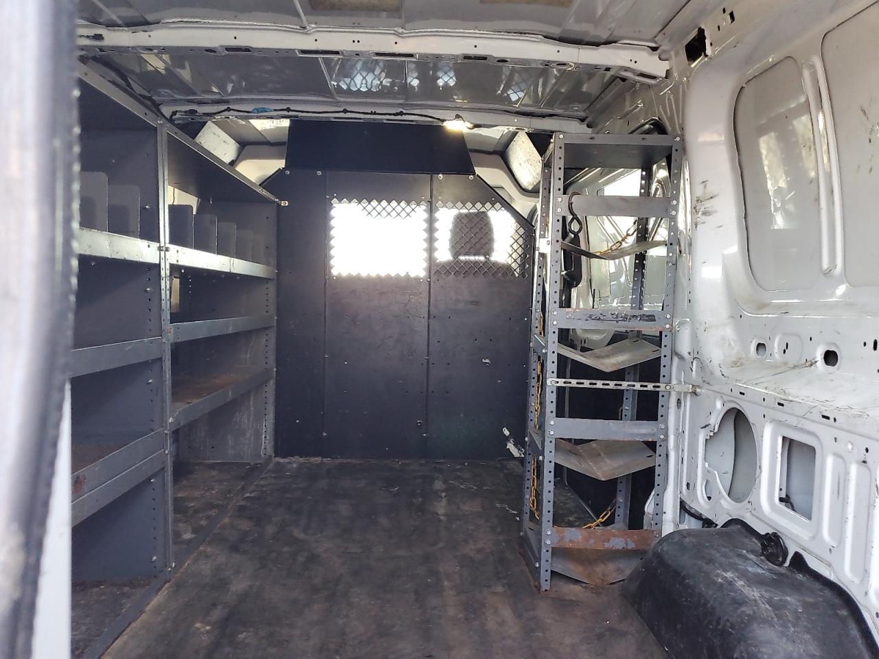 2015 Ford Transit T-250 Delivery Van VIN: 1FTNR1YG8FKB32147 Lot: 92687665