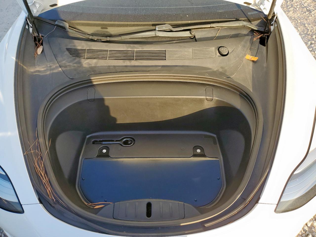 2018 Tesla Model 3 VIN: 5YJ3E1EA8JF165075 Lot: 85437865