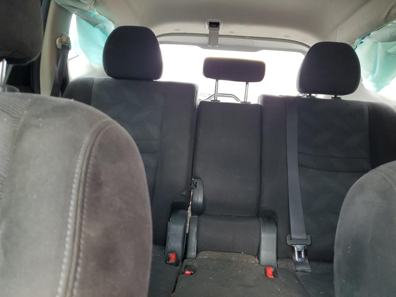 2015 Nissan Rogue S VIN: KNMAT2MTXFP582412 Lot: 93243155