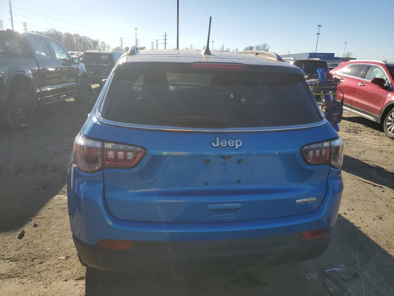 2018 Jeep Compass Latitude VIN: 3C4NJCBB6JT338817 Lot: 92992475