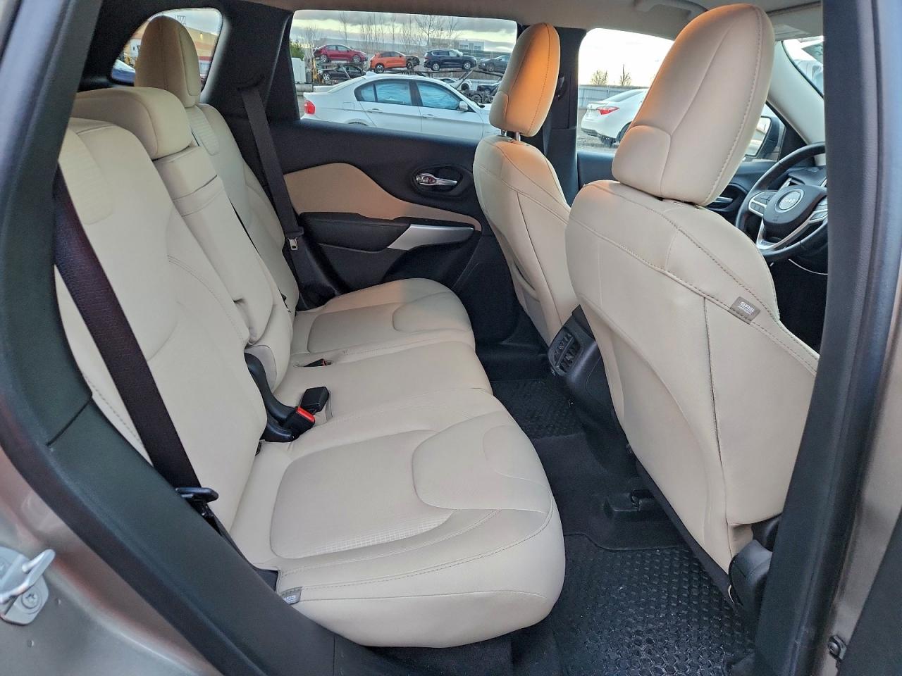 2017 Jeep Cherokee Latitude VIN: 1C4PJLCB3HW574739 Lot: 92698725